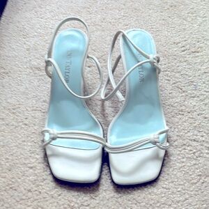 NWT VINTAGE ANN TAYLOR BONE KNOTTED STRAPPY SANDAL 7m